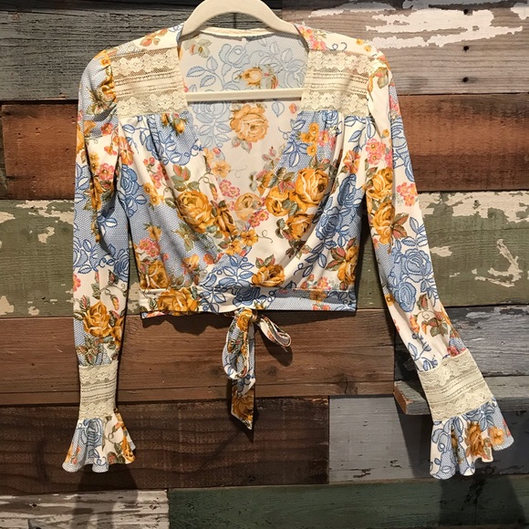 Tops - Vintage Floral Blouse/Jacket